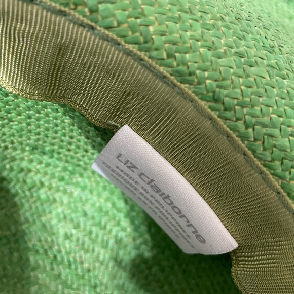 Green summer hat - Picture 7 of 7